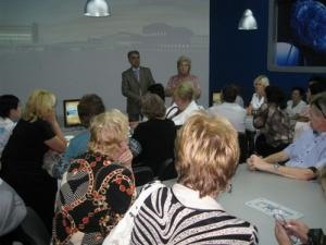 Фото к 100 директоров встретились в информационном центре