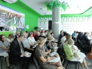 Фото к 100 директоров встретились в информационном центре