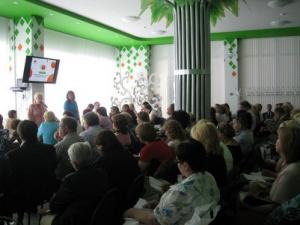 Фото к 100 директоров встретились в информационном центре