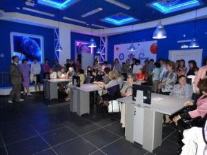 Фото к Информационный центр открыт для сотрудничества