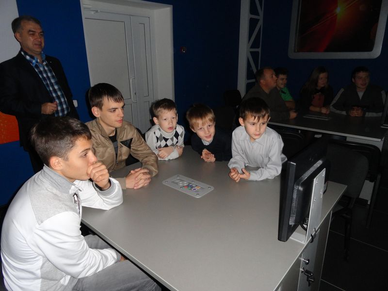 Фото к Юные каратисты  в гостях у  информационного центра