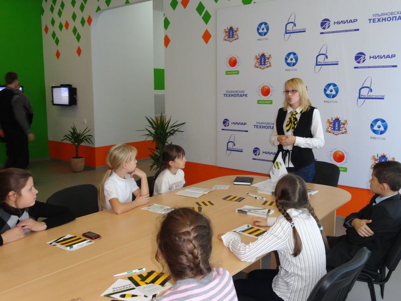 Фото к Уроки мобильной грамотности в информационном центре