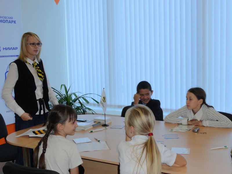 Фото к Уроки мобильной грамотности в информационном центре