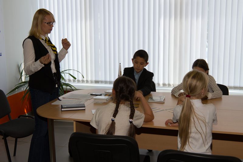 Фото к Уроки мобильной грамотности в информационном центре