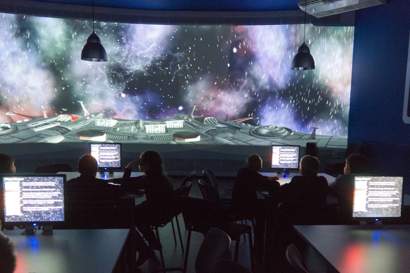 Фото к Уроки мобильной грамотности в информационном центре