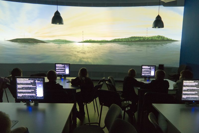 Фото к Уроки мобильной грамотности в информационном центре