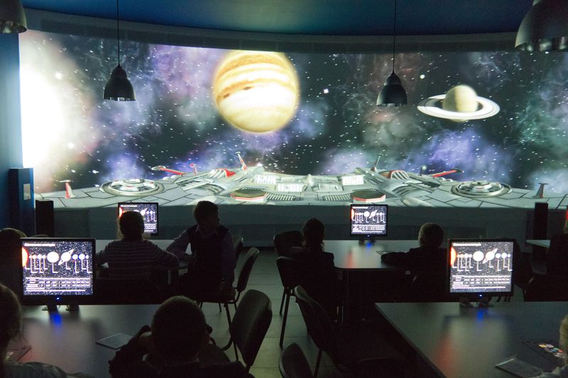 Фото к Уроки мобильной грамотности в информационном центре