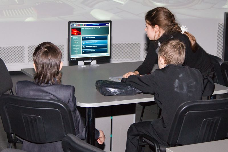 Фото к Уроки мобильной грамотности в информационном центре