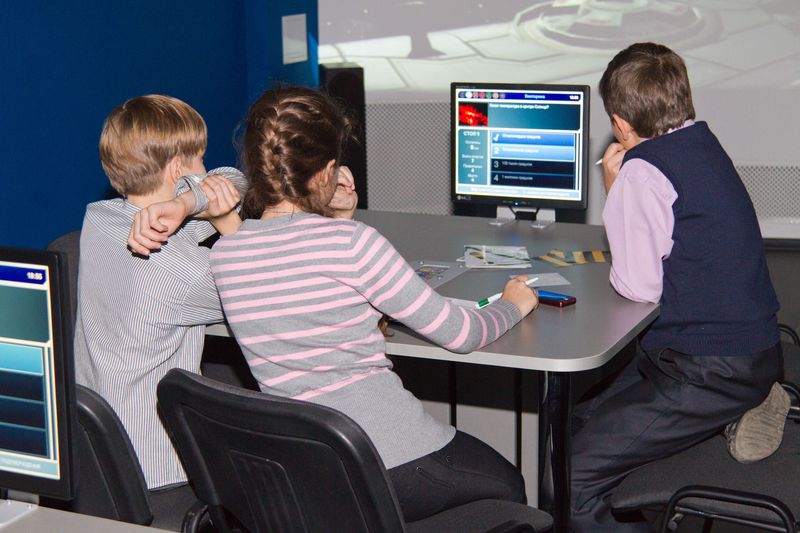 Фото к Уроки мобильной грамотности в информационном центре