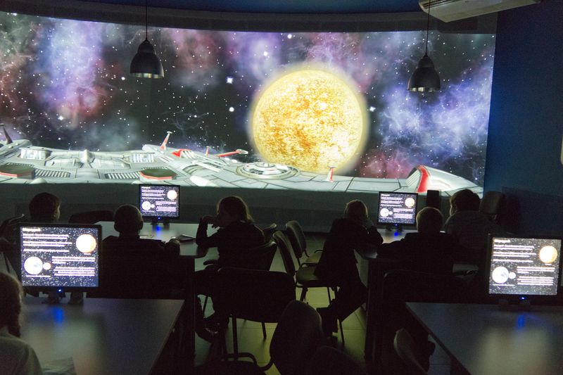 Фото к Уроки мобильной грамотности в информационном центре