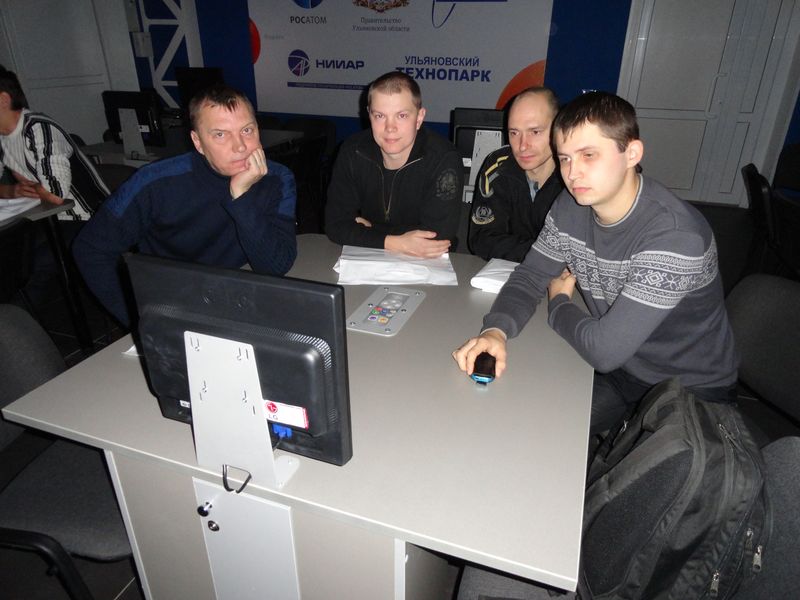 Фото к Кировские спасатели в гостях у информационного центра по атомной энергии