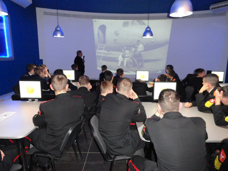 Фото к День военной авиации в информационном центре