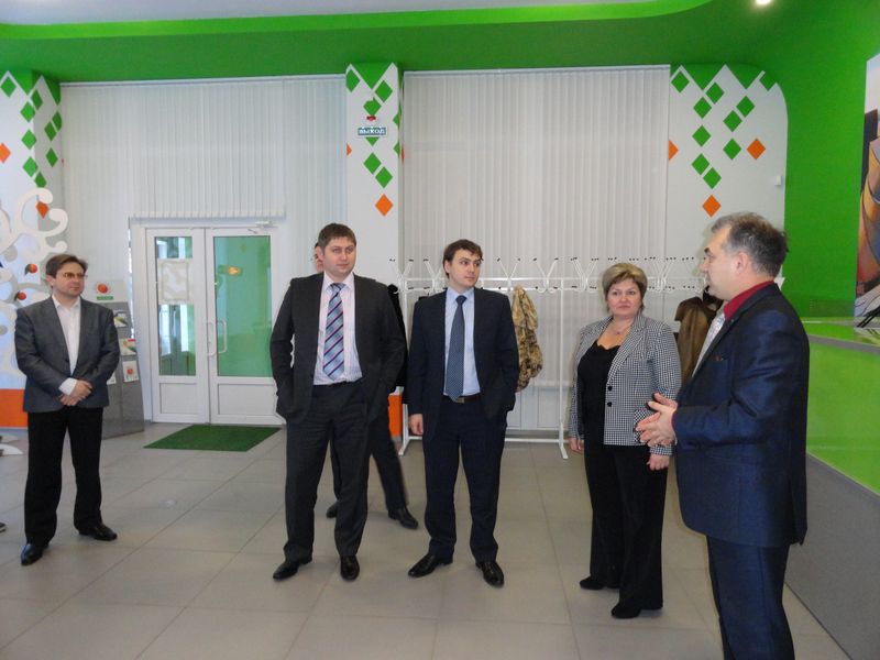 Фото к Заместитель министра экономического развития РФ посетил информационный центр.