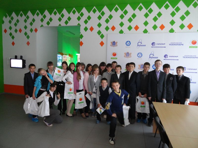 Фото к Ульяновский инфоцентр отметил День работника атомной отрасли