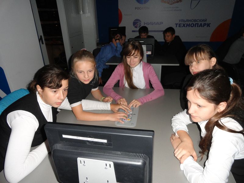 Фото к Ульяновский инфоцентр отметил День работника атомной отрасли