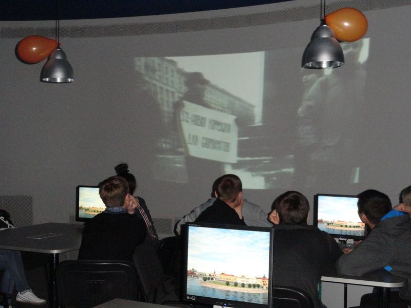 Фото к Ульяновский инфоцентр отметил День работника атомной отрасли