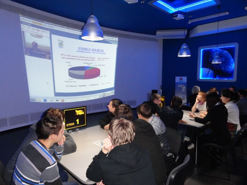 Фото к Бруно Комби c лекцией о новых вызовах Фукусимы