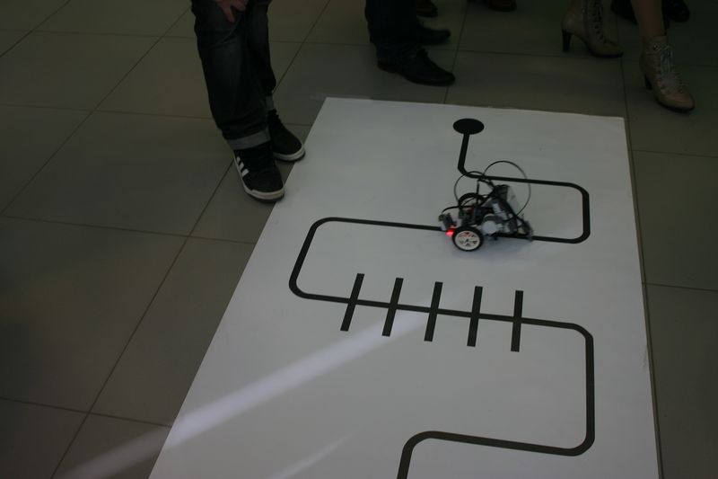 Фото к Городские соревнования по робототехнике