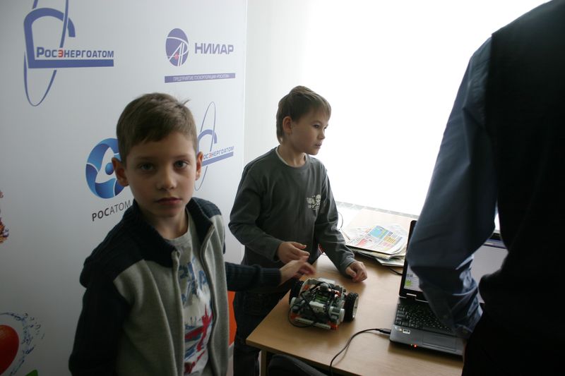 Фото к Городские соревнования по робототехнике