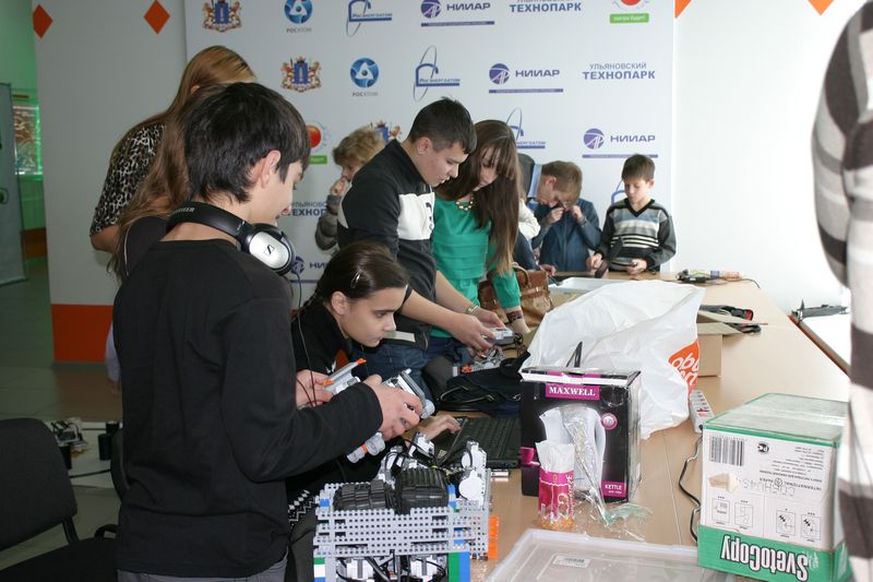 Фото к Городские соревнования по робототехнике