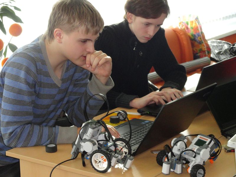 Фото к Городские соревнования по робототехнике