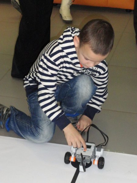 Фото к Городские соревнования по робототехнике