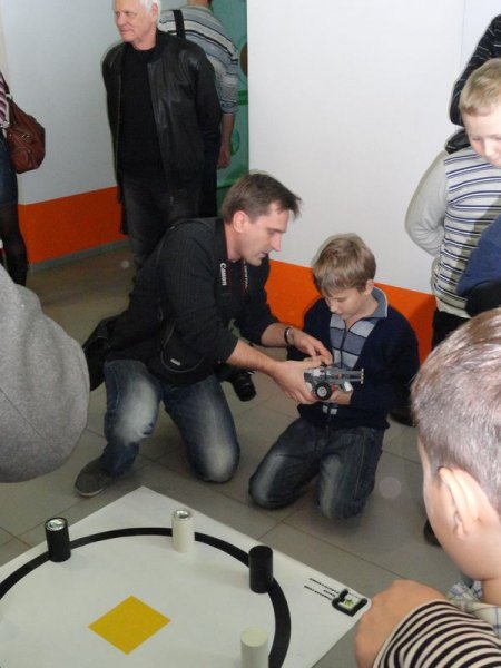 Фото к Городские соревнования по робототехнике