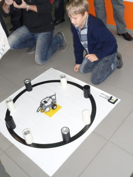 Фото к Городские соревнования по робототехнике