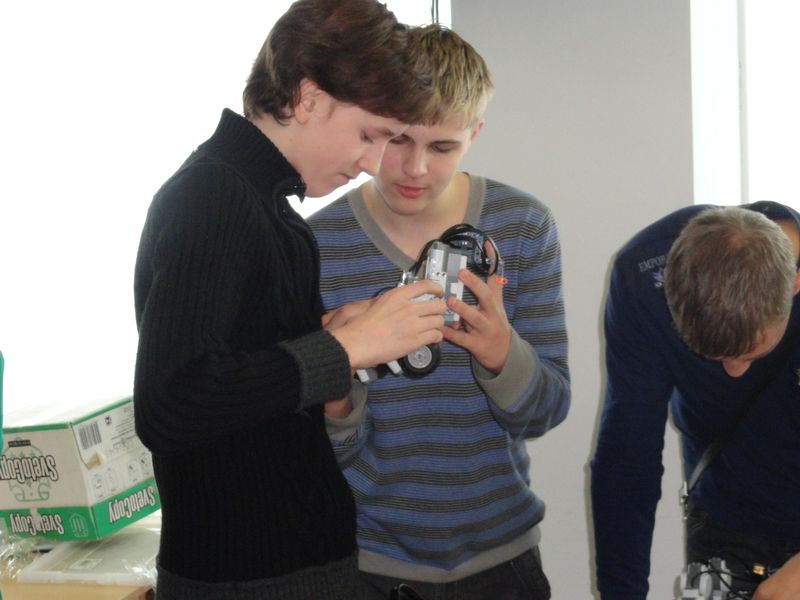 Фото к Городские соревнования по робототехнике