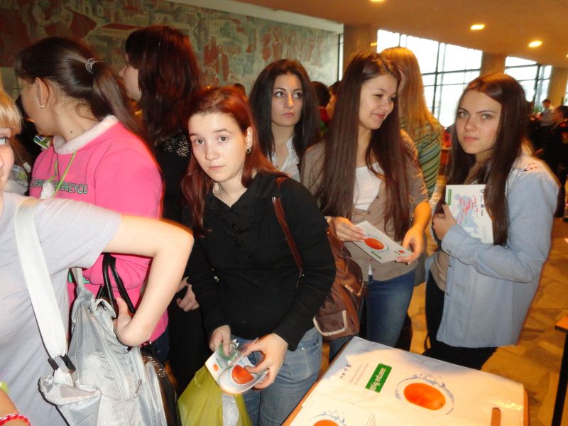 Фото к Информационный центр принял участие в акции «Звезды против ВИЧ!»