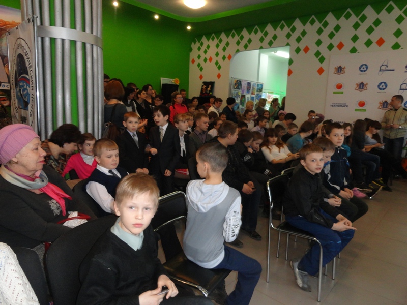 Фото к Итоги XXII городского аэрокосмического фестиваля подвели в день космонавтики