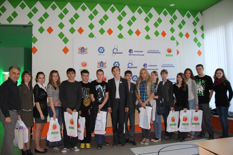 Фото к Последний звонок «Детской ядерной медицинской академии» в ИЦАО