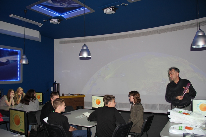 Фото к Последний звонок «Детской ядерной медицинской академии» в ИЦАО