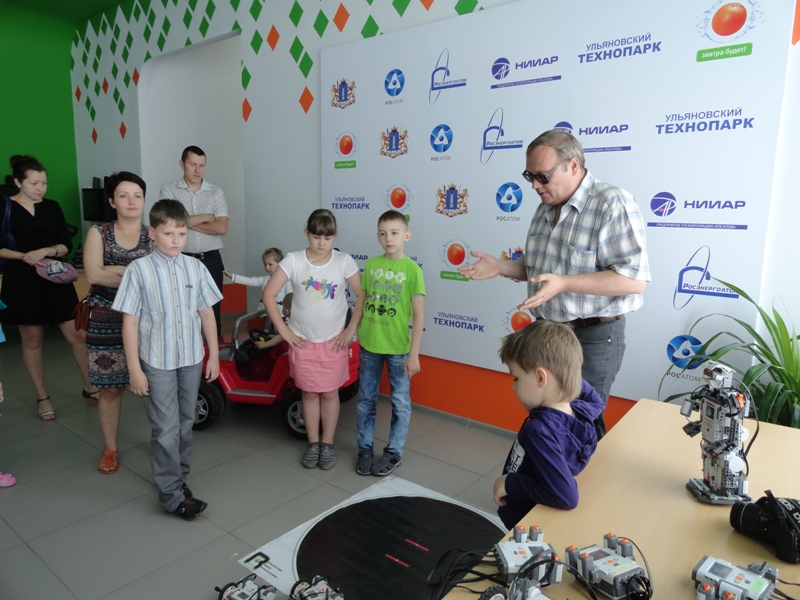 Фото к День защиты детей в информационном центре