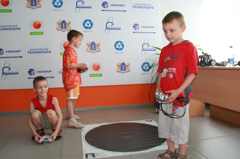 Фото к День защиты детей в информационном центре