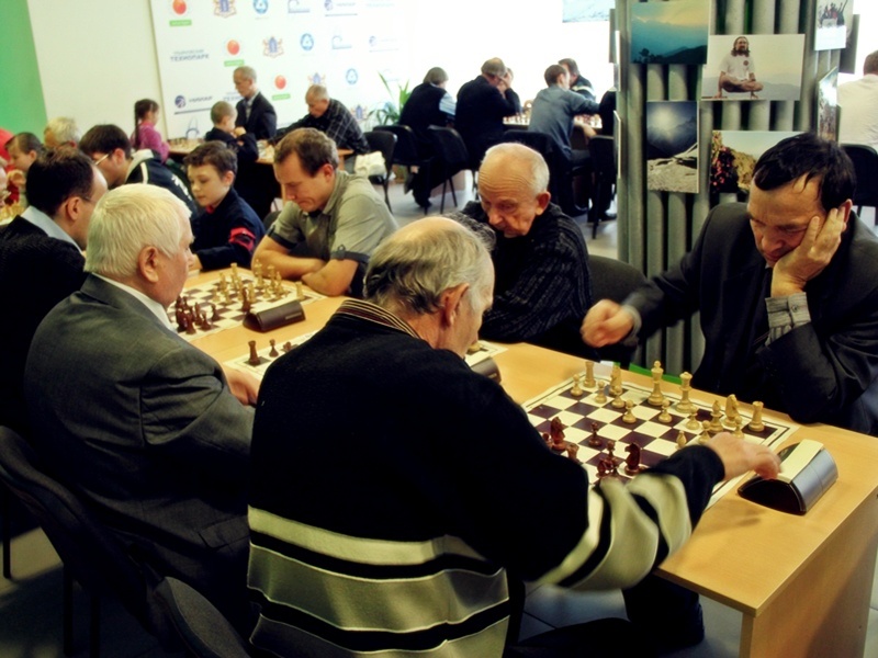 Фото к ИЦАО наградил самую «шахматную» семью в городе!