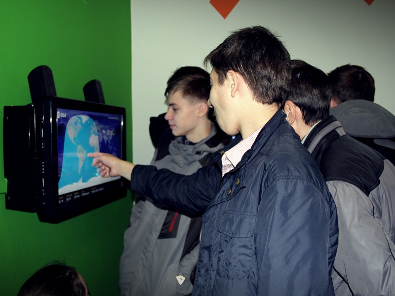 Фото к Около 500 человек познакомились с миром космоса на Дне открытой астрономии!