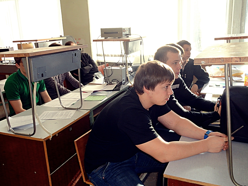 Фото к «Ярмарка вакансий для НИИАР» сразу  с двумя техническими факультетами УлГТУ