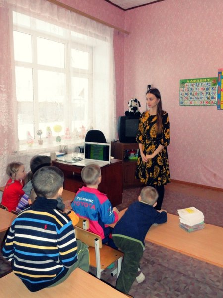 Фото к Информационный центр принял участие в мероприятии «День в стиле «Право» для детей-сирот и детей, оставшихся без попечения родителей 