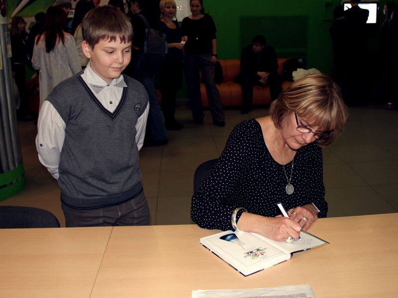 Фото к Уроки химии в интерактивной форме: проект «Энергия науки» с участием Любови Стрельниковой прошел в Ульяновске!