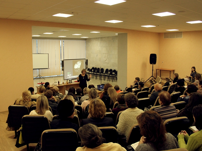 Фото к Уроки химии в интерактивной форме: проект «Энергия науки» с участием Любови Стрельниковой прошел в Ульяновске!