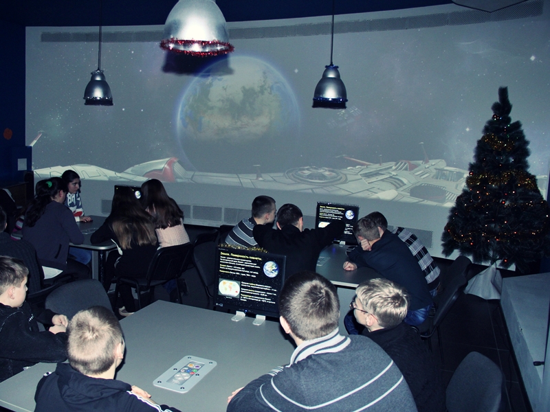 Фото к Интерактивные ёлки в информационном центре  по атомной энергии