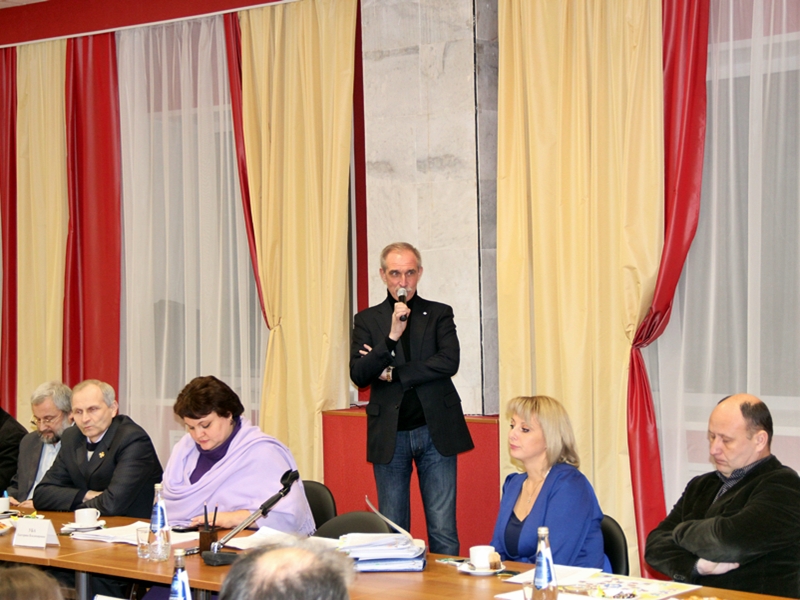 Фото к QRчатовская библиотека была представлена на встрече Губернатора Ульяновской области Сергея Морозова с педагогами, представителями вузов, директорами некоммерческих организаций