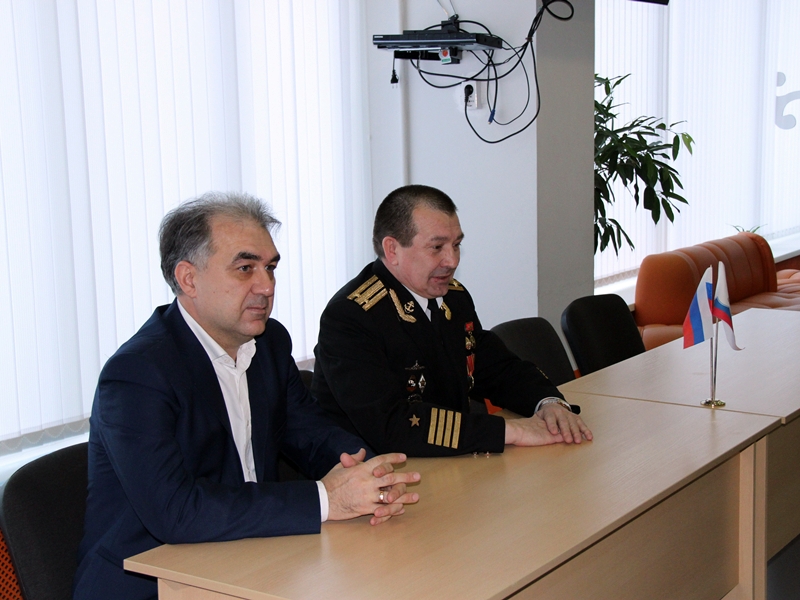 Фото к Круглый стол в преддверии Дня защитника Отечества прошел в информационном центре атомной энергии