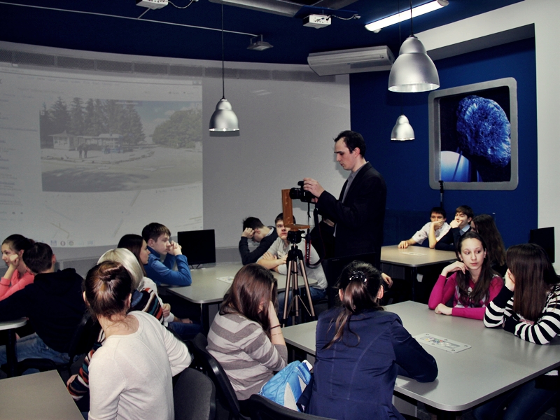 Фото к IT-классы для школьников в информационном центре