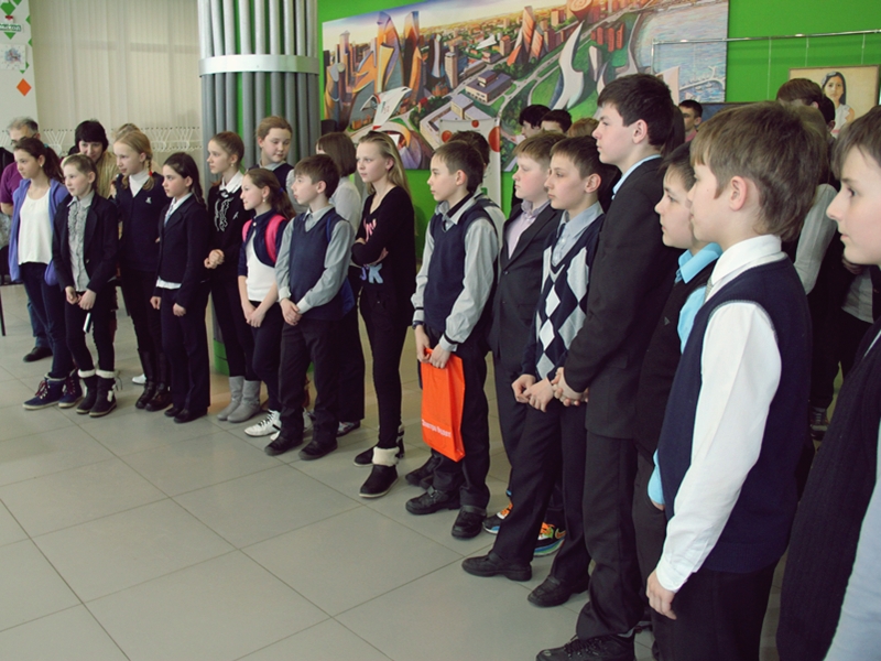 Фото к Вместе с информационным центром атомной отрасли разносторонние знания получили 650 школьников города и области