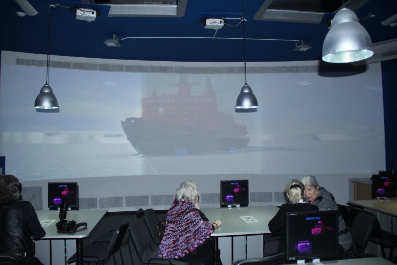 Фото к Выставка «Физики-лирики» в Информационном центре атомной отрасли