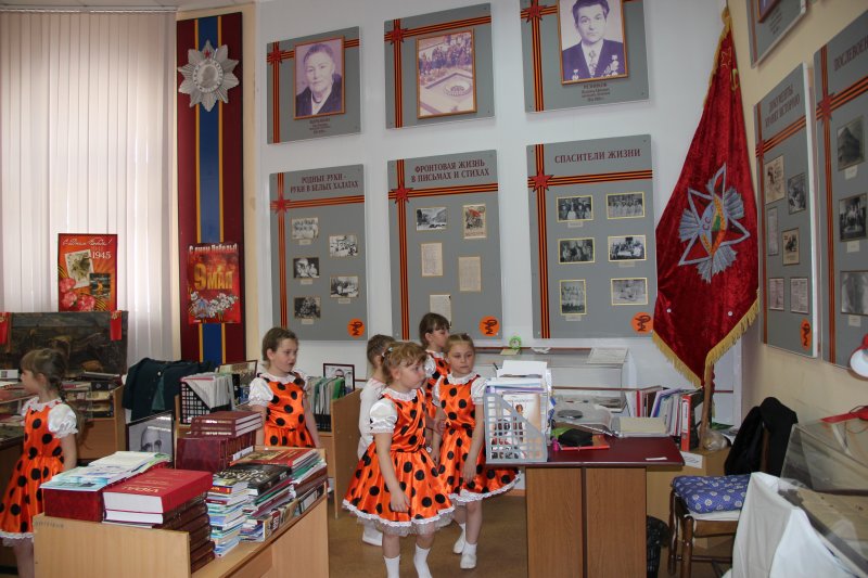 Фото к Я знаю от папы, я знаю от деда, девятого мая пришла к нам Победа!