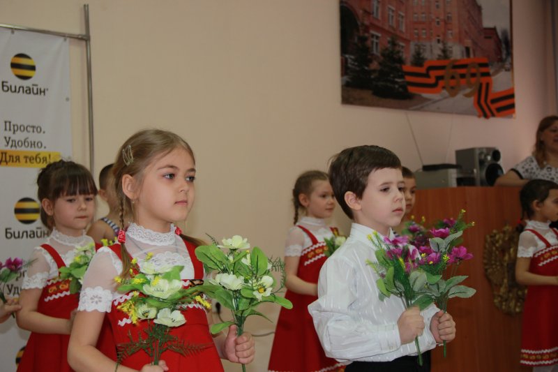 Фото к Я знаю от папы, я знаю от деда, девятого мая пришла к нам Победа!