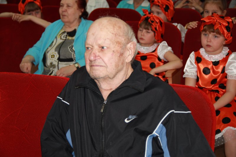 Фото к Я знаю от папы, я знаю от деда, девятого мая пришла к нам Победа!